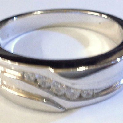 Elegant wavy cz stone band platinum sterling stainless silver us size 10 ring