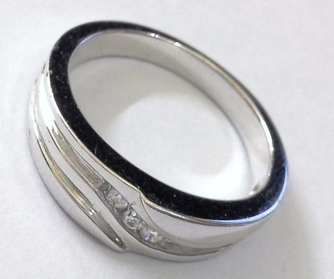 Elegant WAVY CZ Stone Band Platinum Sterling Stainless Silver US Size 6.75 Ring