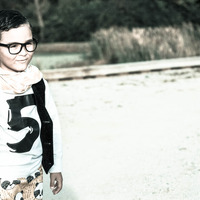 Birthday Number T-shirt Black & White New - Thumbnail 1