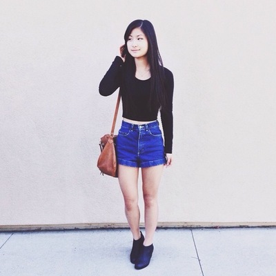 Black basic 90s crop top