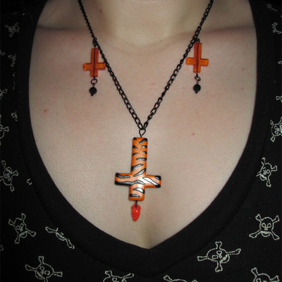Inverted cross necklace with skull charm (orange) - Thumbnail 4