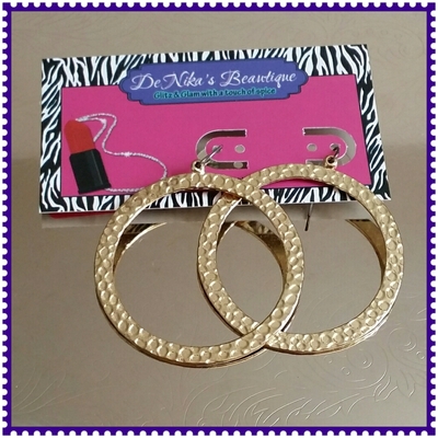 Gold textured earrings