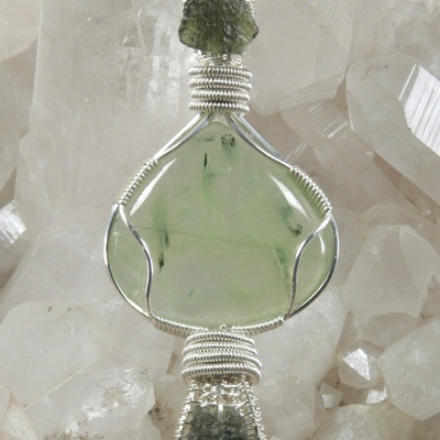 Prehnite/epidote cabochon with moldavite pendant - Thumbnail 3