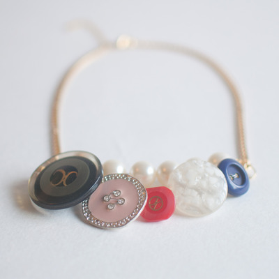 Pink red white blue black necklace, buttons holidays gift statement necklace, plastic clothing button beads pendant bib necklace, nl0743