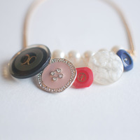 Pink Red White Blue Black Necklace, Buttons Holidays Gift Statement Necklace, Plastic Clothing Button Beads Pendant Bib Necklace, NL0743 - Thumbnail 2