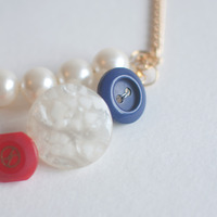 Pink Red White Blue Black Necklace, Buttons Holidays Gift Statement Necklace, Plastic Clothing Button Beads Pendant Bib Necklace, NL0743 - Thumbnail 4