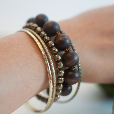 Beaded wood bracelet bl0423