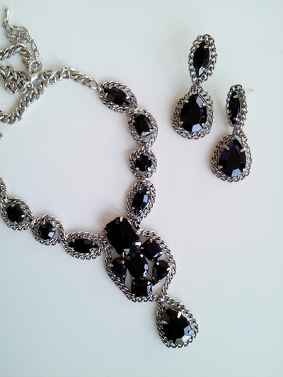 Classy Black and Silver Necklace & Earrings