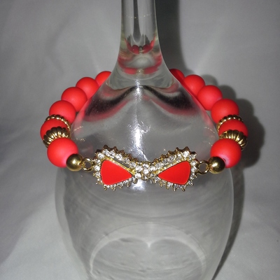 Ravishing red bow bracelet