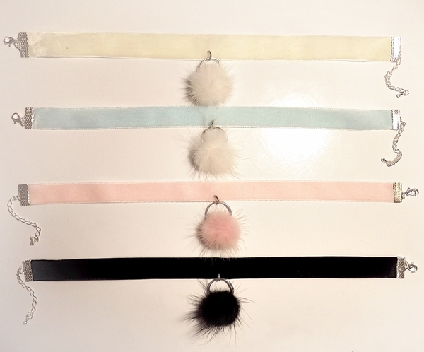 ⚫ ⚪ Furry PomPom Choker ⚫ ⚪