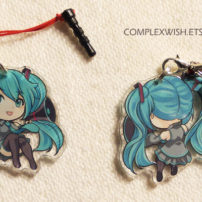 Reversible hatsune miku charm