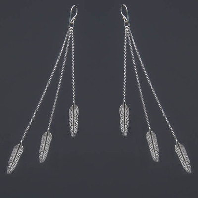 Tear drop feathers (silver)