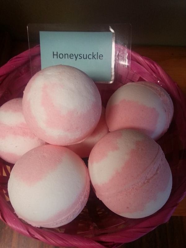 Honeysuckle Shea Butter Bath Bombs - 4 bombs