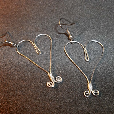 Silver wire heart earrings