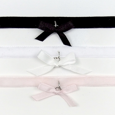 Velvet ribbon choker