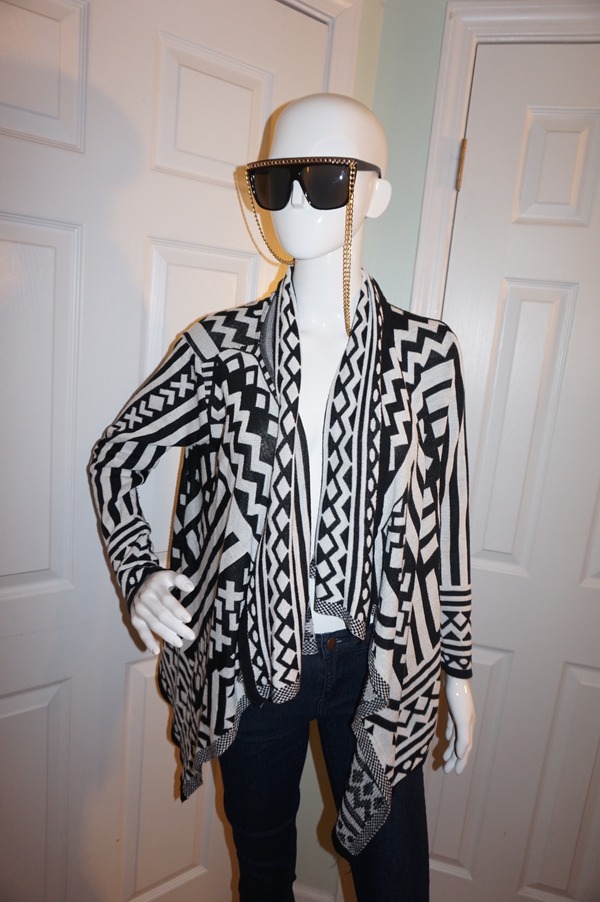 Vintage Demanding Black/White Design Throw Jacket Size M-L
