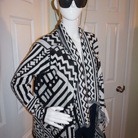Vintage Demanding Black/White Design Throw Jacket Size M-L - Thumbnail 1