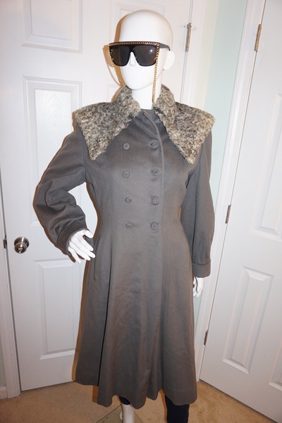 Vintage gray wool coat with curly lamb collar size s-m