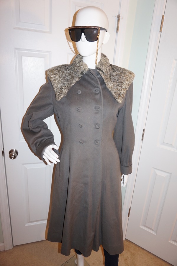 Vintage Gray Wool Coat with Curly Lamb Collar Size S-M