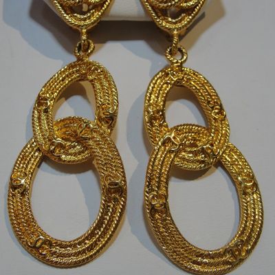 Vintage chanel textured earrings