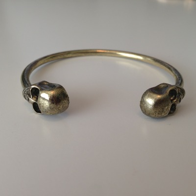 Skull bangle in antique gold