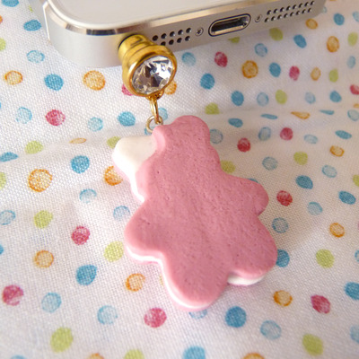 Bear cookie dust plug