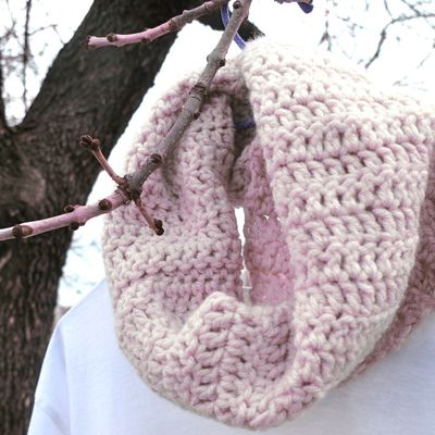 Ivory chunky kids cowl