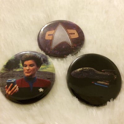 Star Trek: Voyager Pinback Button Mini Set