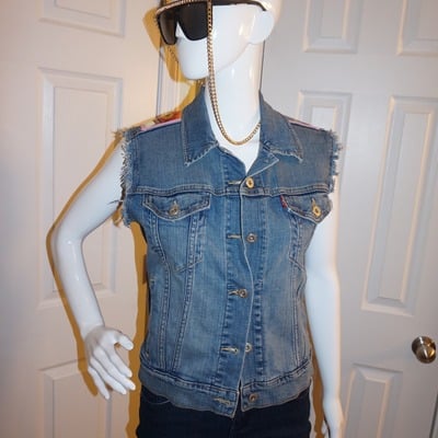 Vintage levis barbie vest size s-m