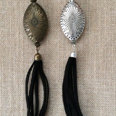Concho tassel necklace in black