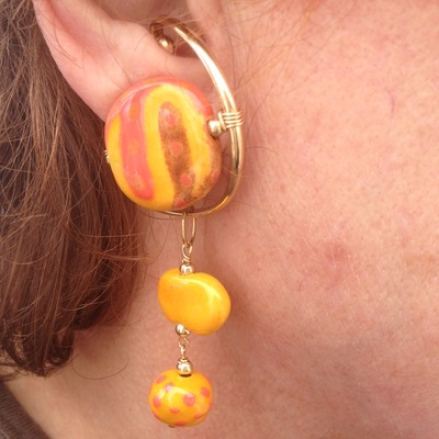 Orange/yellow/brown button