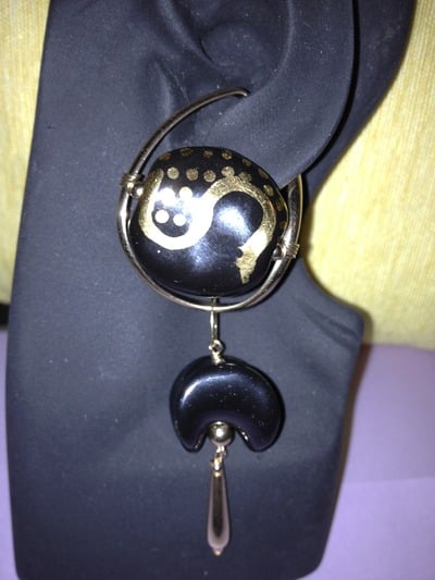 Black/gold with drop