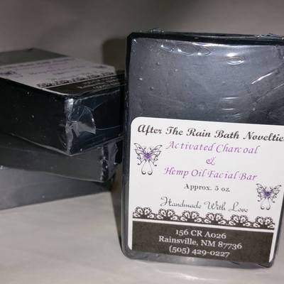 Activated charcoal & hemp oil facial bar (soap)