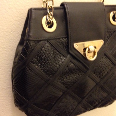 Vintage gold chain shoulder bag 