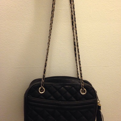 Black chain shoulder bag