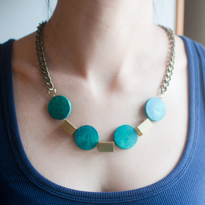 Gold metal green wooden round disc cirle statement necklace nl0758 - Thumbnail 4