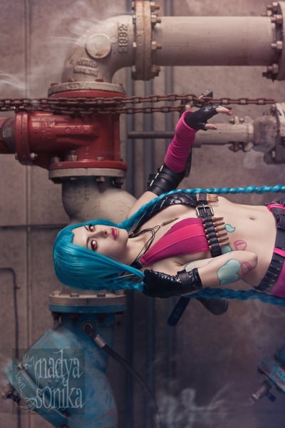 Nadyasonika jinx 11x17