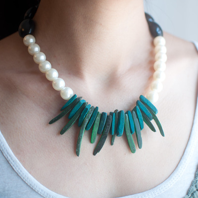 Vintage Black & White Green Wooden Long Beaded Necklace NL0688