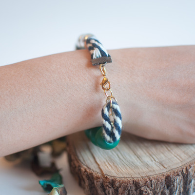 Green wooden cotton silver beaded bracelet, bl0676