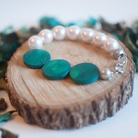 White Glass Pearl Green Disc Beaded Bracelet, BL0677 - Thumbnail 1