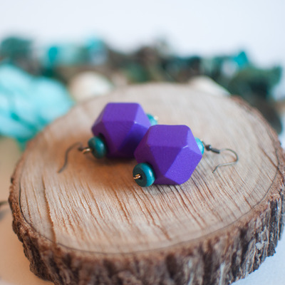 Geometric purple wooden beaded earrings er0668