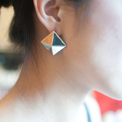 Pyramid stud earrings, er0521