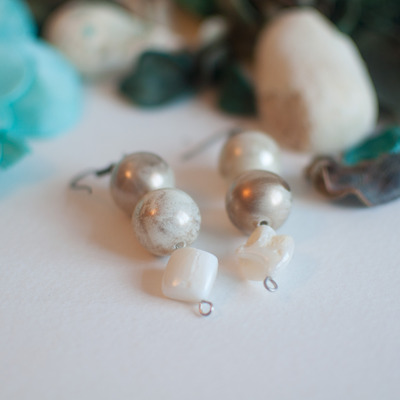 Seashell white wedding pearl glass drop earrings, er0669 - Thumbnail 3