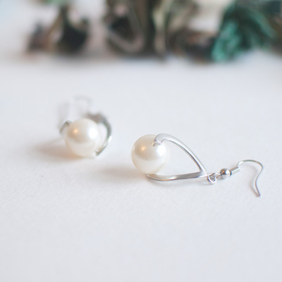 White fuax pearl dangle drop earrings, er0751