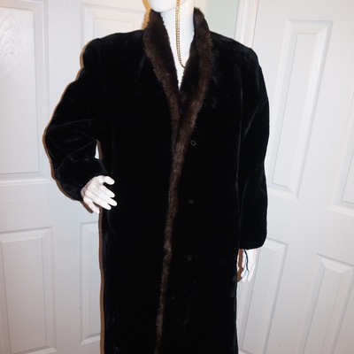 Vintage soft velour black coat with faux fur collar size m-l