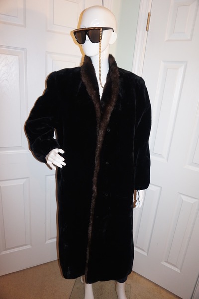 Vintage soft velour black coat with faux fur collar size m-l