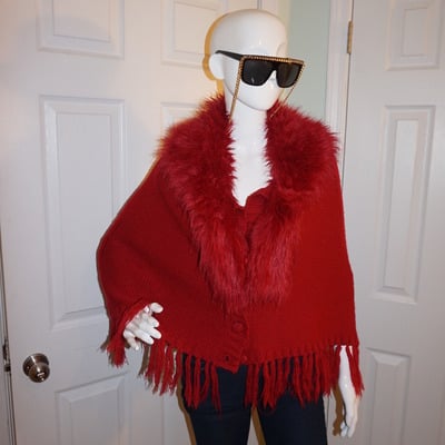 Vintage mephistos red faux fur throw sweater size m-l