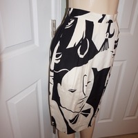 Vintage Faces Black/White Skirt Size M-L - Thumbnail 1
