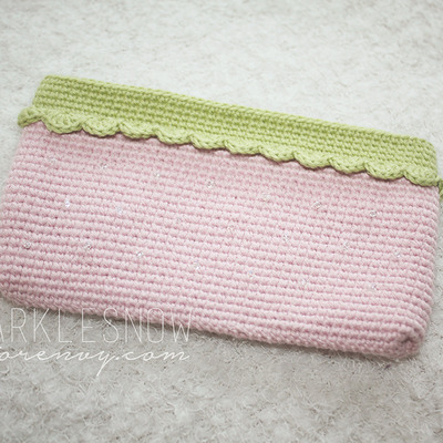 Strawberry nintendo 3ds cover, light pink  - Thumbnail 2
