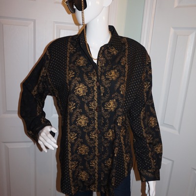 Vintage connections black polka dot top size xl